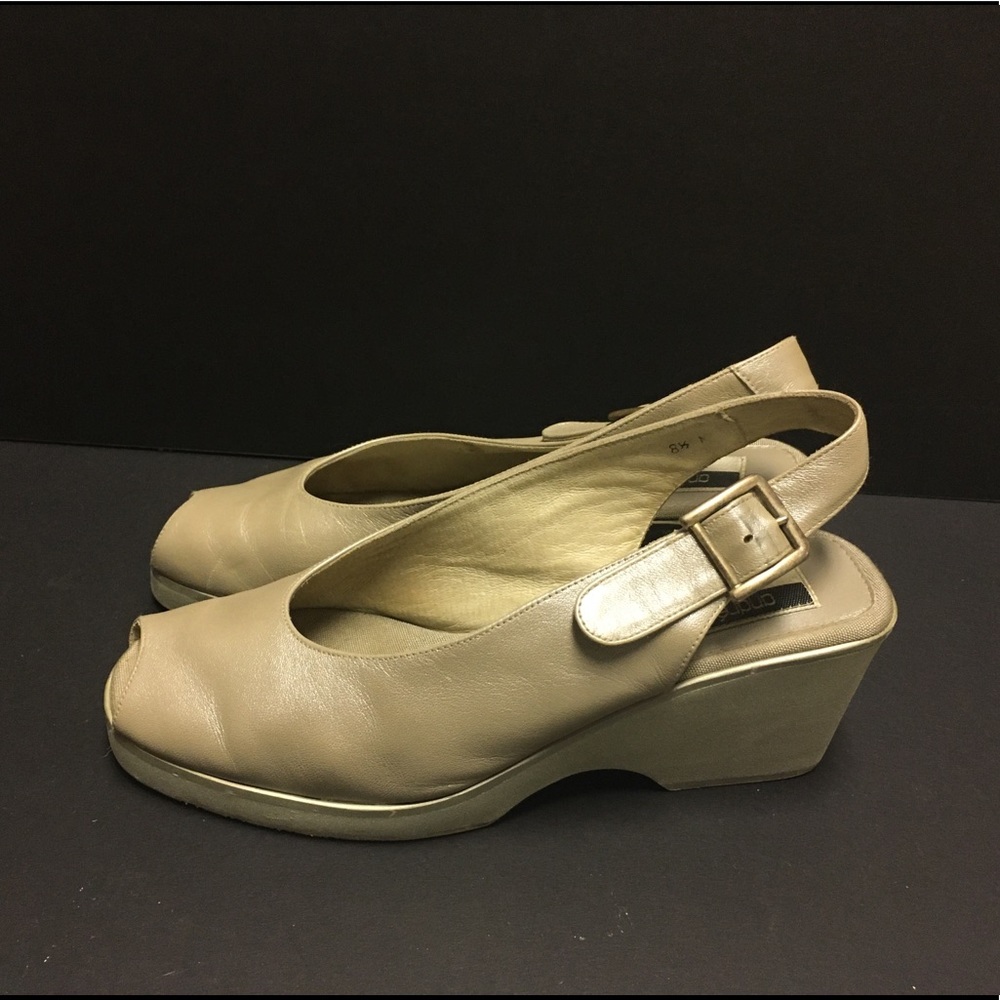 Andre Assous vintage slingback sandals